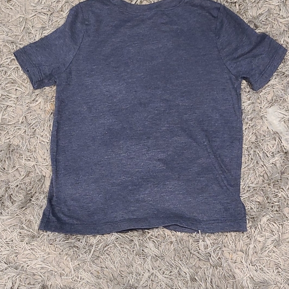 Boys 5t tshirt - Picture 2 of 3